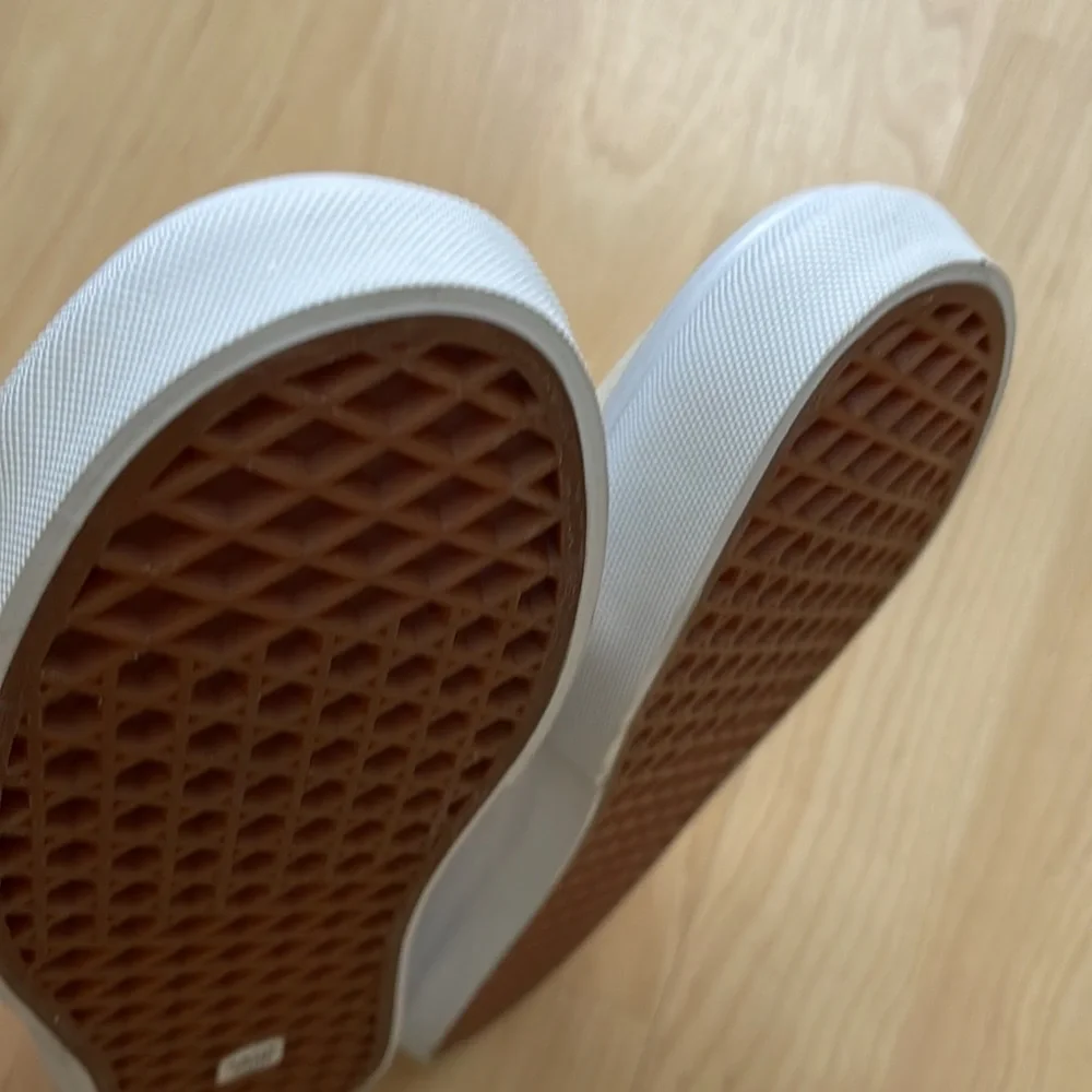 Vans - Picture 8 of 9